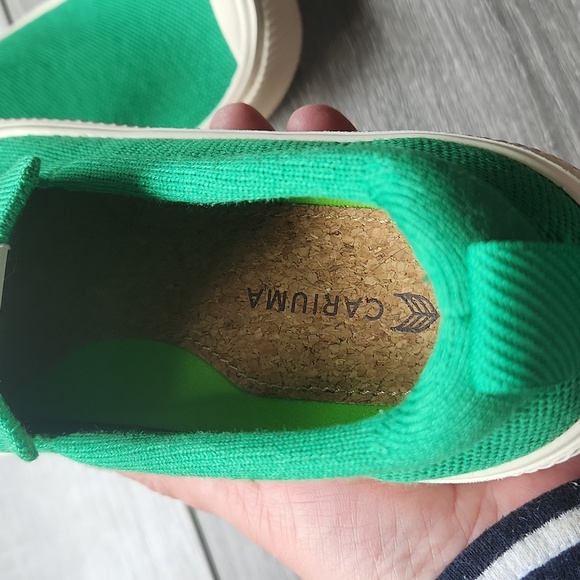 Cariuma green slip-ons size 8 - Picture 2 of 4